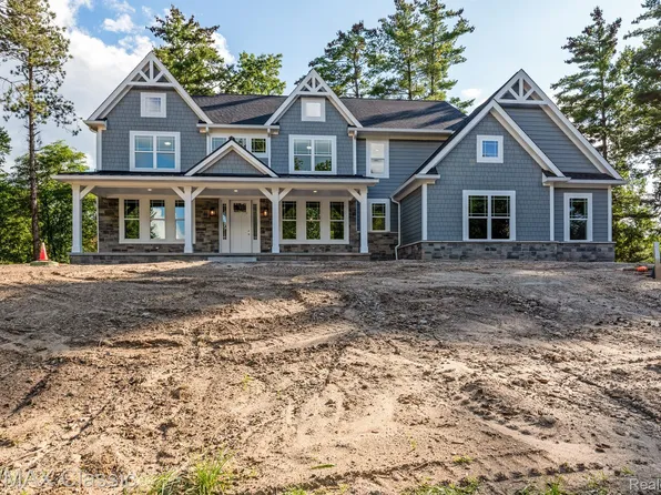 7432 Rexford Ct, Brighton, MI 48116