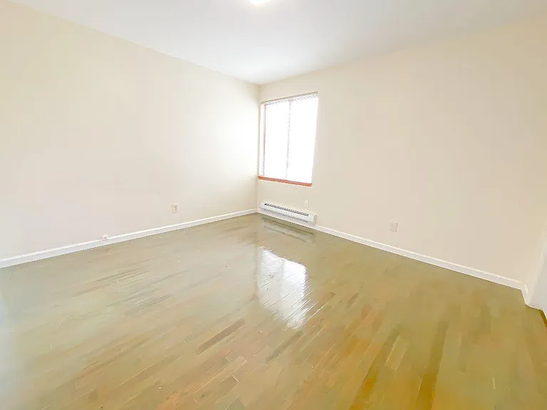 308 NE 45th St #5 — Photo 4