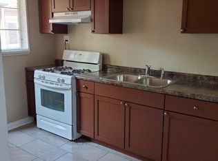 743 Walnut St #2, Waukegan, IL 60085