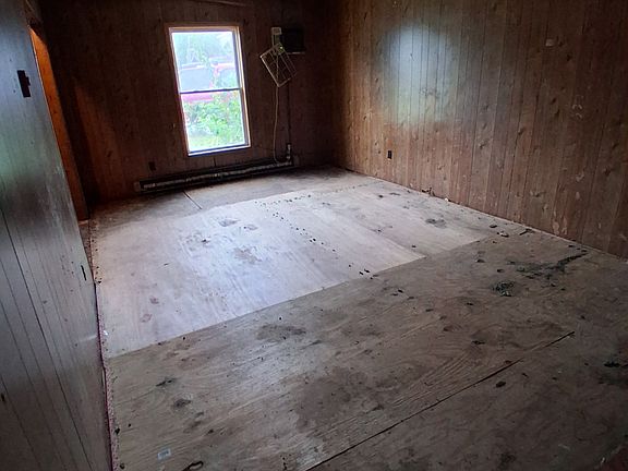 5th image of 214 Pyle St