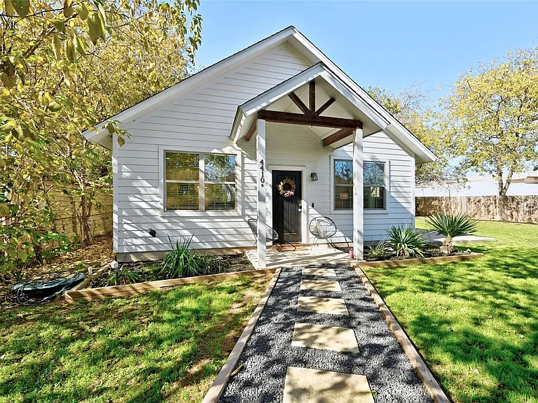 4410 Jester Dr #B — Photo 1