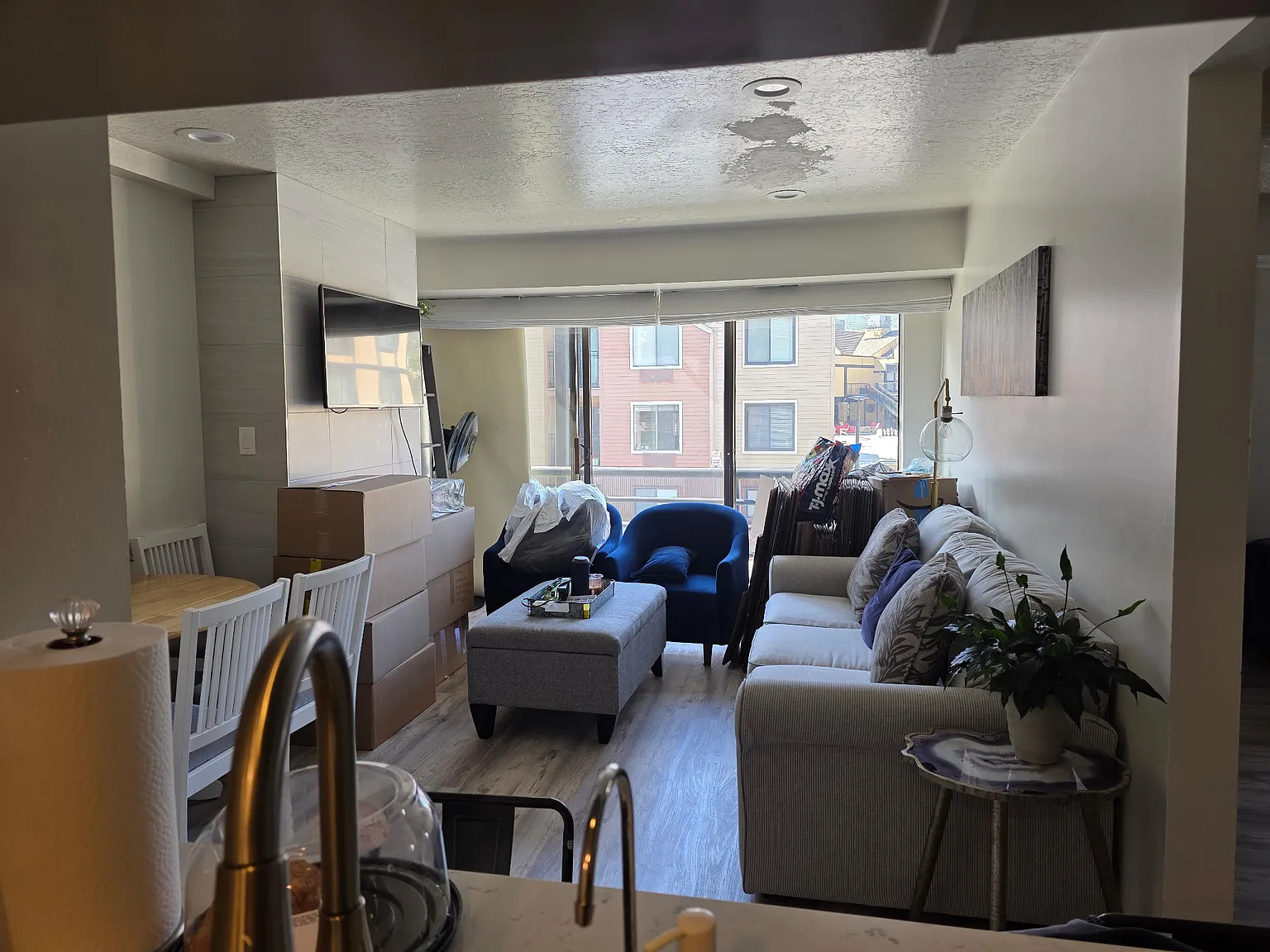 2 bed, 722 sqft, $2,800 — Photo 2