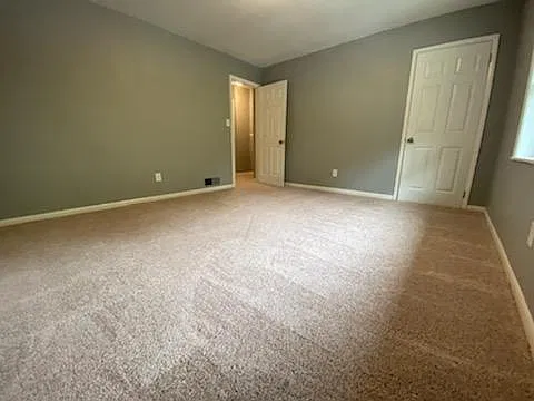 389 Westchester Dr — Photo 4
