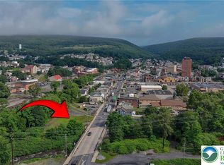 240 Center St, Tamaqua, PA 18252