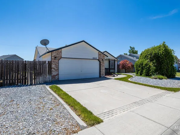 1845 Targhee St, Mountain Home, ID 83647