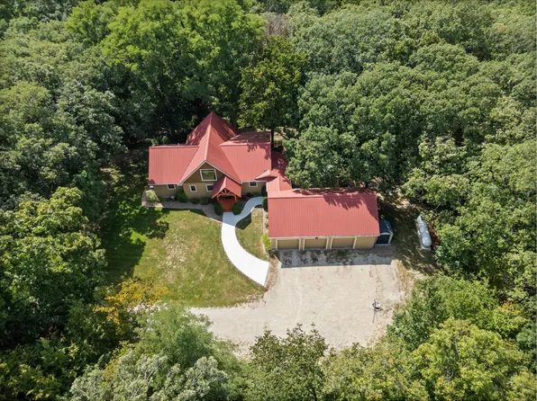 2201 Bevington Park Rd, Saint Charles, IA 50240