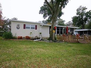637 Hickory Hl, Lady Lake, FL 32159