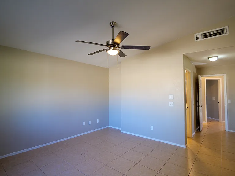 1672 W Wood Crest Ct — Photo 11