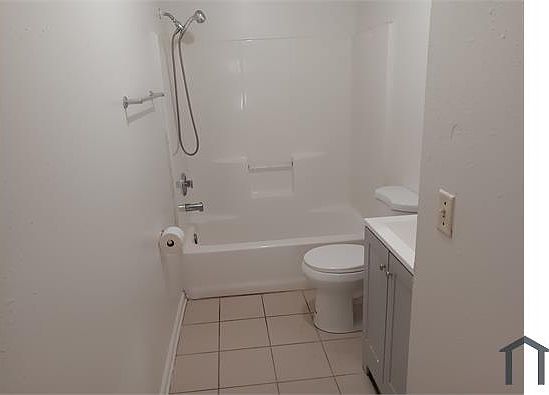 3rd image of 1454 W 1st St