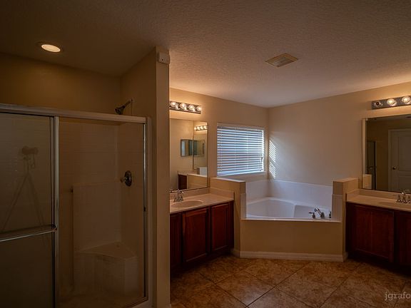 4th image of 2136 Shadow Creek Dr