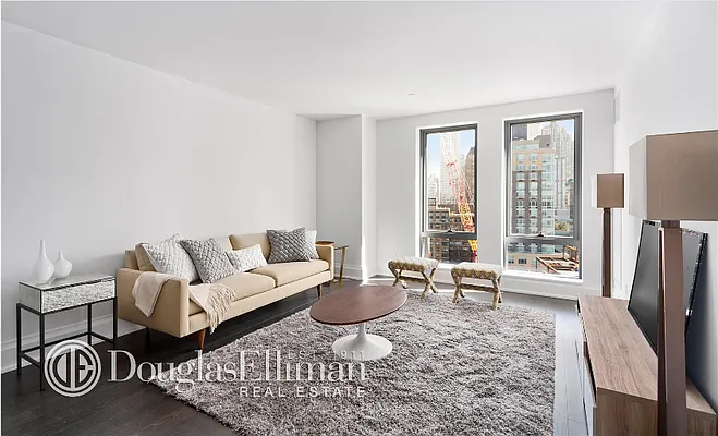 Rented by Isaacs Ganz Real Estate | media 15