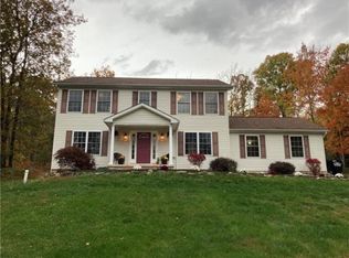 390 Innsbruck Dr, Lehighton, PA 18235