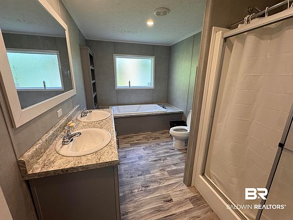 4th image of 7648 Bayshore Dr