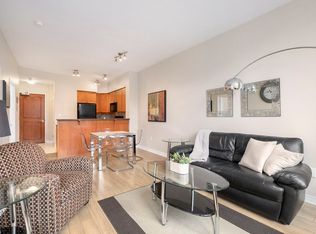 570 Laurier Ave W #203, Ottawa, ON K1R1C8
