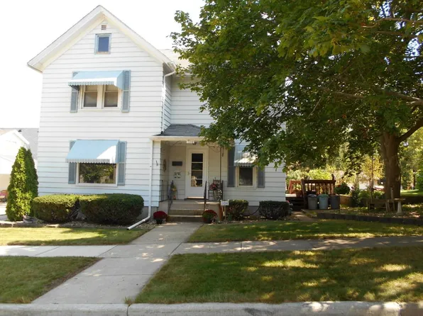 324 Conkey St, Burlington, WI 53105