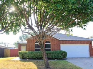 8101 Mirror Rock Ln, Denton, TX 76210