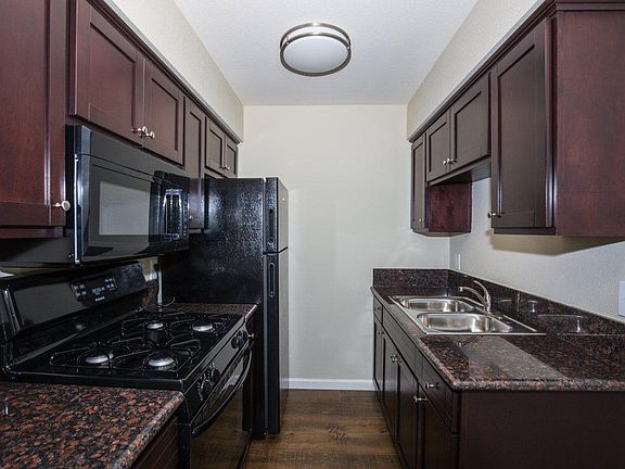 3rd image of 2875 A St APT 9