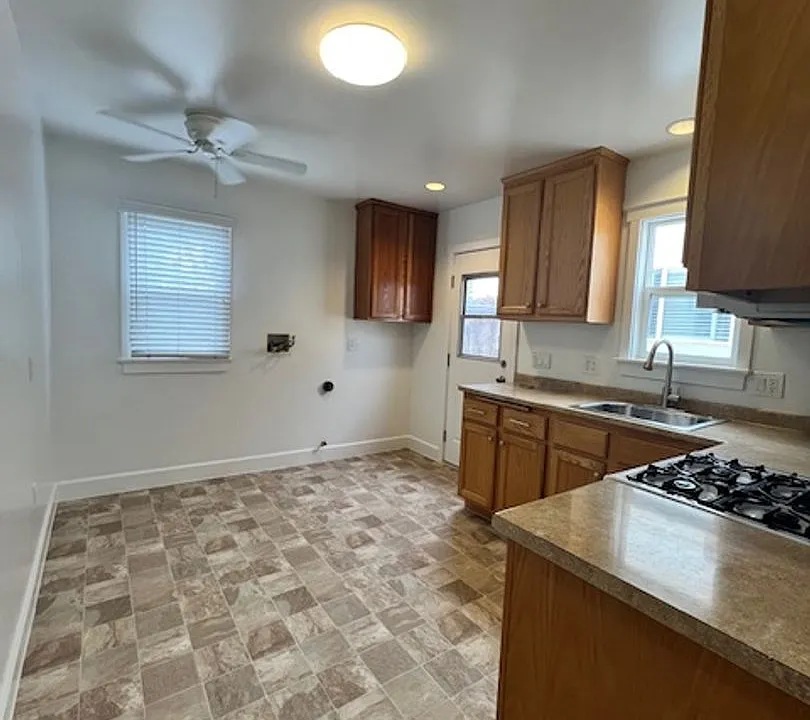 245-249 4th Ave