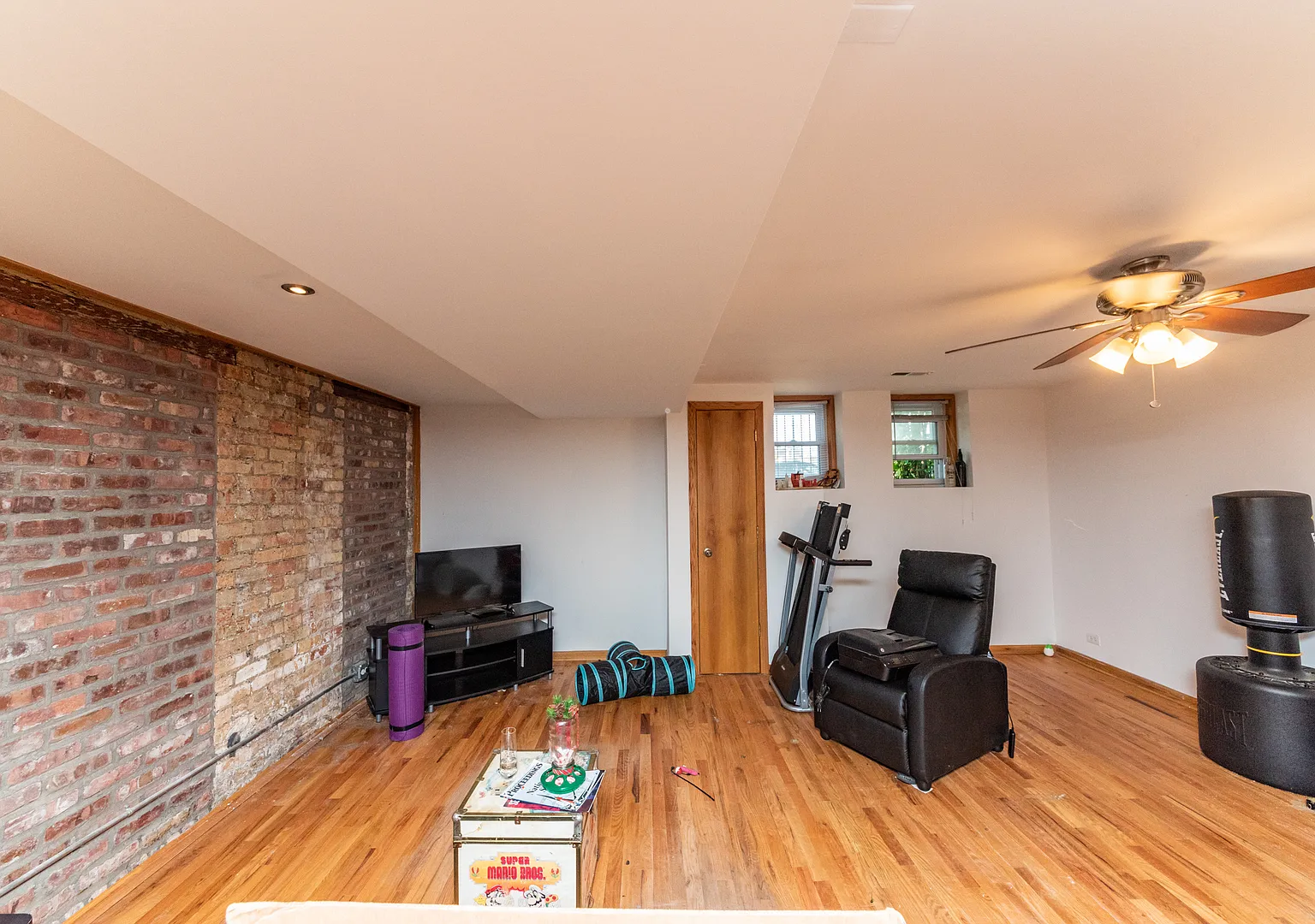 2 bed, 1050 sqft, $2,375 — Photo 4