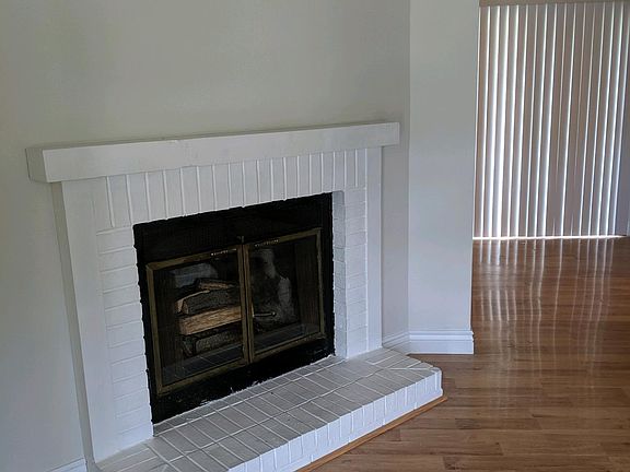 4th image of 169 Village Dr #1