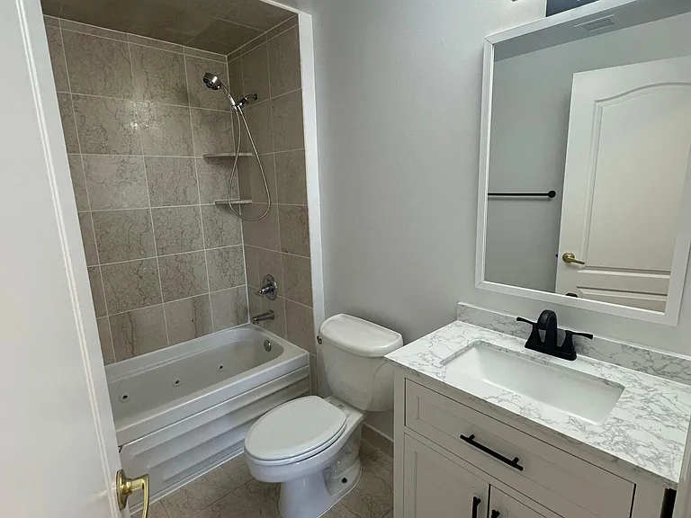 415 Newark St #3F — Photo 12