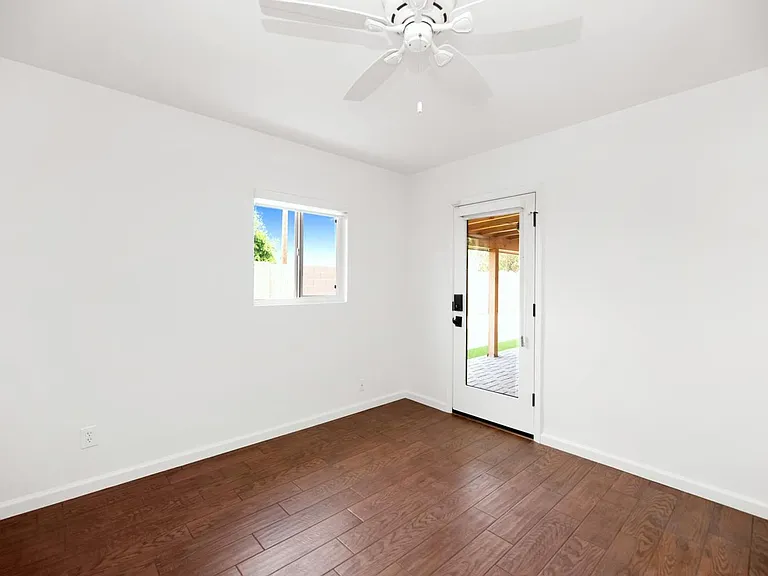 4228 N 44th Pl — Photo 19
