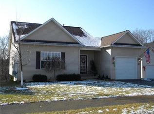 9193 Appleview Ct, Brighton, MI 48116