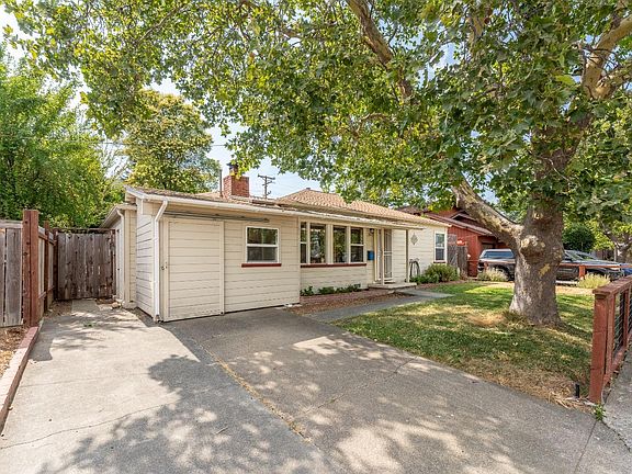 2nd image of 267 Gardens Avenue