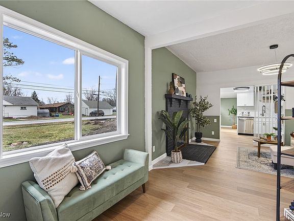 3rd image of 605 W Shore Blvd