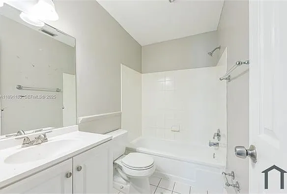 10108 Windtree Ln S — Photo 5