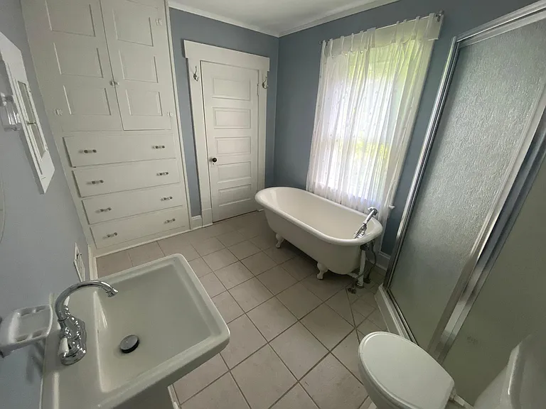 2580 Glenmawr Ave — Photo 14