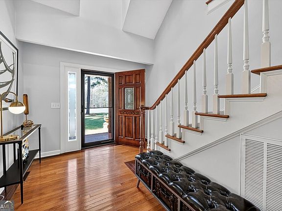 3rd image of 140 Red Fox Run