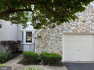 1002 Birdie Ln, Doylestown, PA 18901