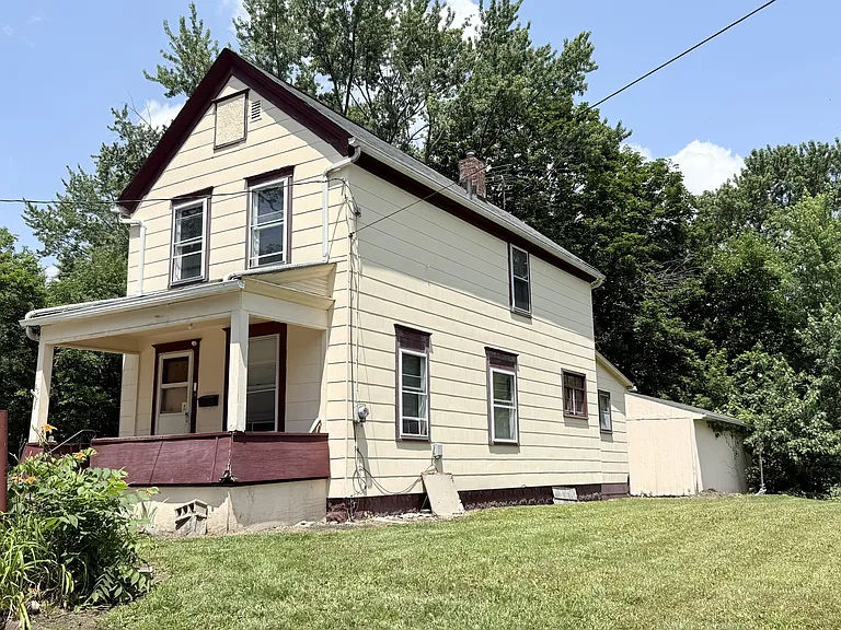 85 Shaefer St — Photo 10