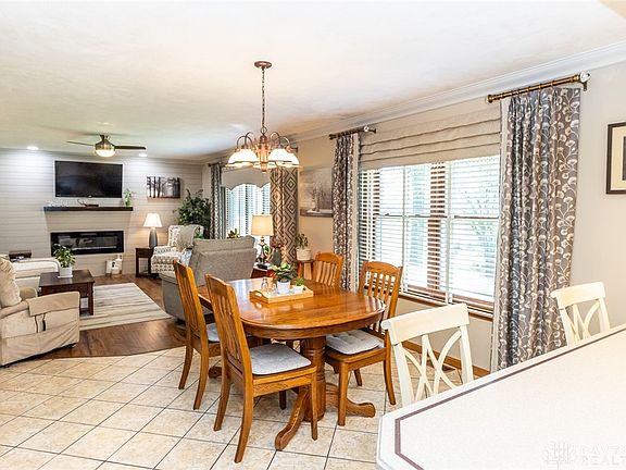 3rd image of 6655 Woodbriar Ln