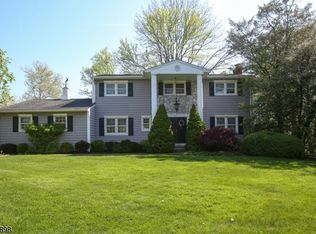 31 Winfield Dr, Parsippany, NJ 07054