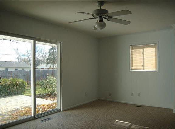 5th image of 7258 Glenmore Dr
