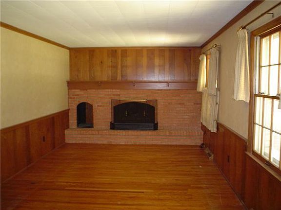 2nd image of 7405 Frederick East Dr E