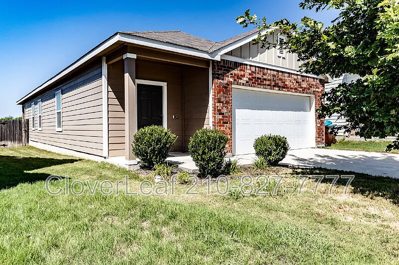 3 bed, 2.0 bath, 1393 sqft, $1,700 — Photo 3