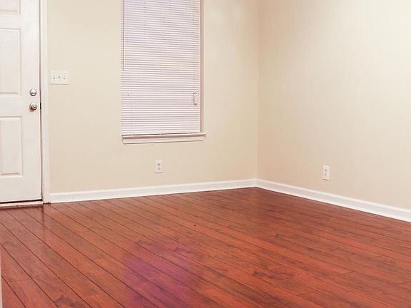 2nd image of 1142 Nahanee Ct