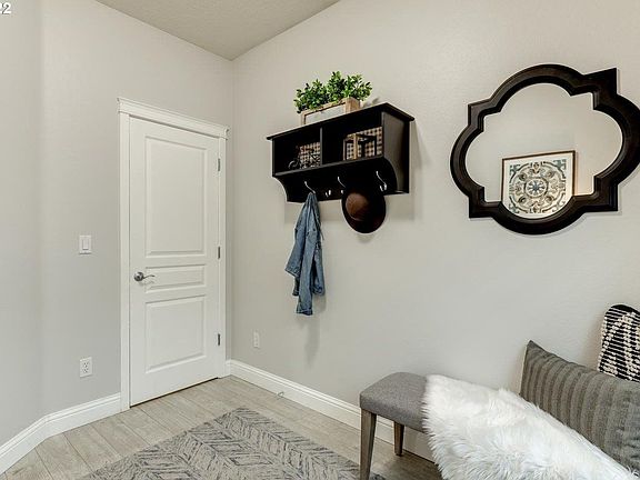 4th image of 272 NE 47th Pl