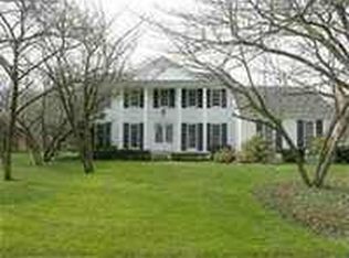 9755 Lakewood Dr, Grosse Ile, MI 48138