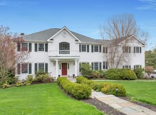 35 Hollow Tree Rd, Briarcliff Manor, NY 10510