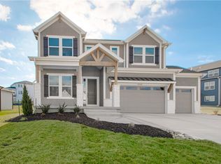 17148 S Heatherwood St, Olathe, KS 66062