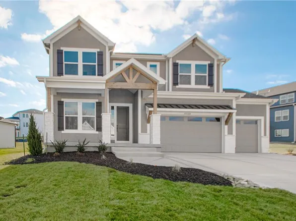 17148 S Heatherwood St, Olathe, KS 66062