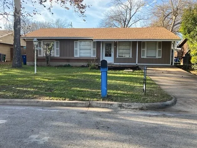7706 Meadowview Ln — Photo 1