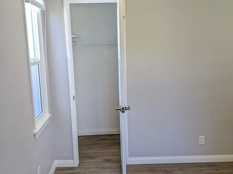 5636 Cedros Ave — Photo 17