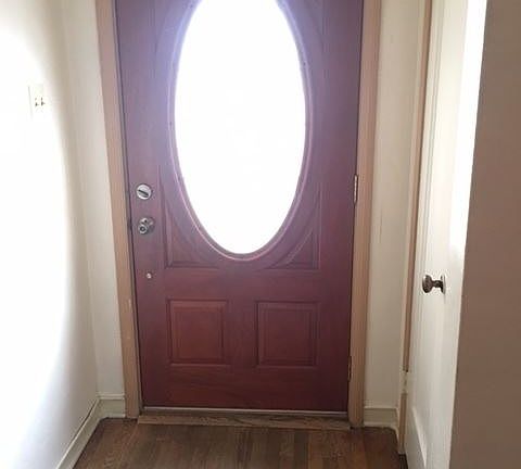 5th image of 1130 Victorian Plaza Cir