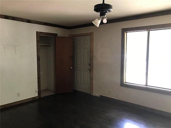 2nd image of 2517 Powell Dr