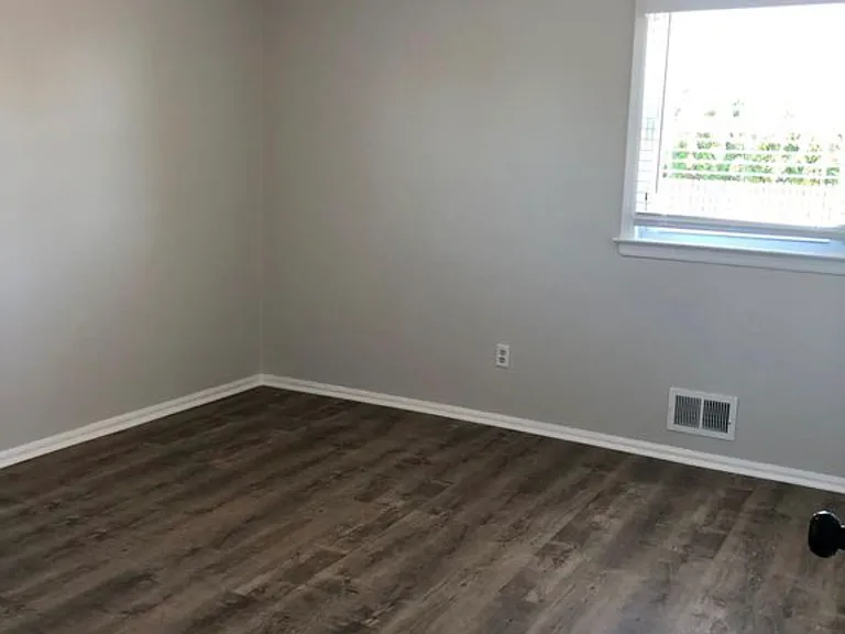 3208 Cohocton Ave — Photo 3